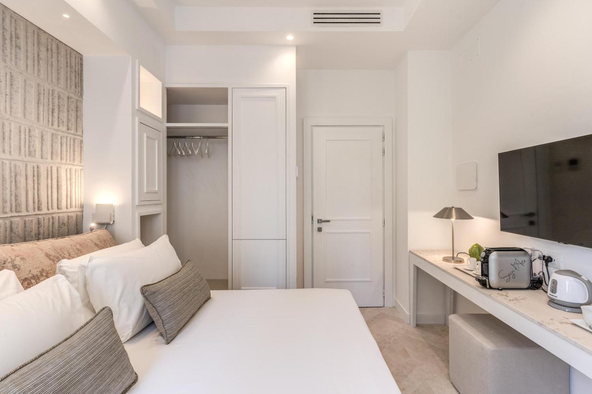 Diff'Rent Souls Rooms - Luxury Accomodation Соренто Екстериор снимка